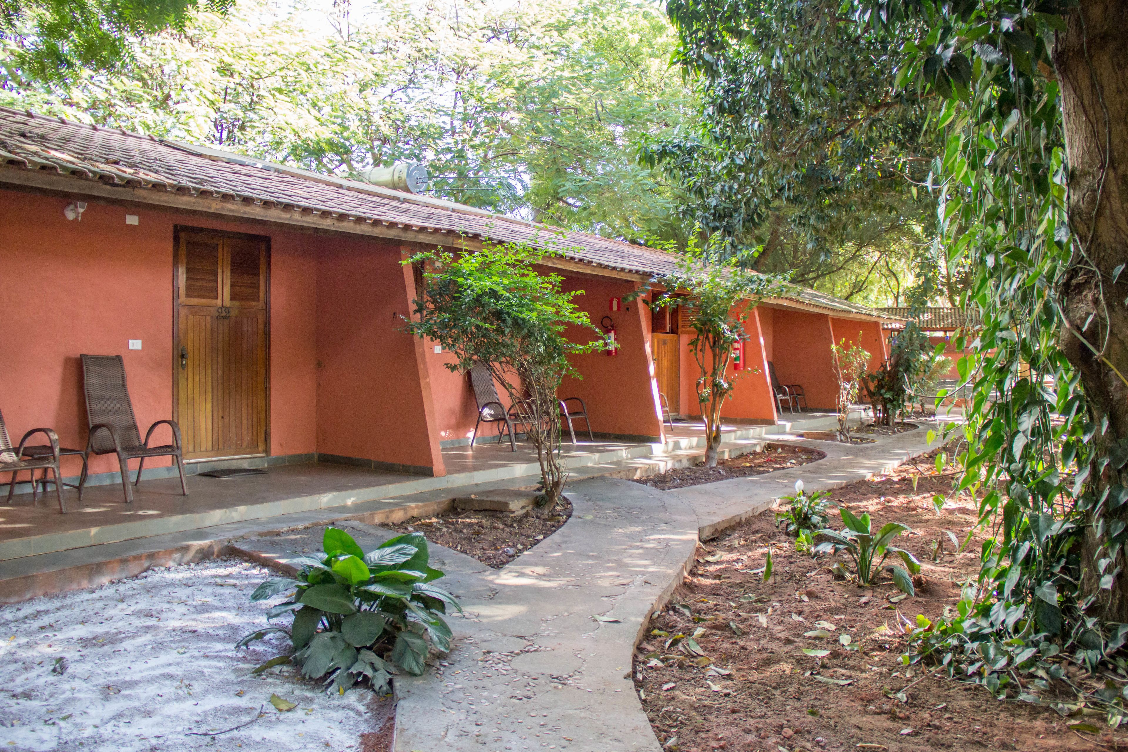 Suíte standard, 6 quartos | Individualmente decorados, Wi-Fi de cortesia, roupa de cama