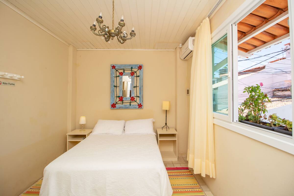 Economy Room | Minibar, in-room safe, blackout curtains