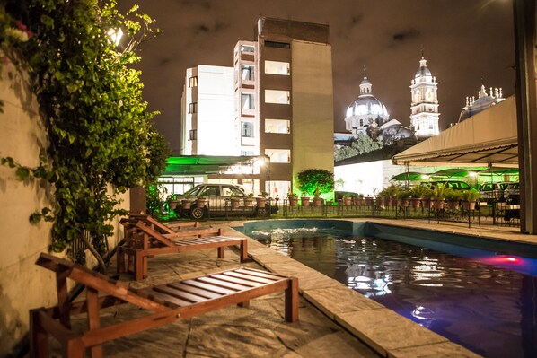 Seasonal outdoor pool - Hotel Samka (Salta)