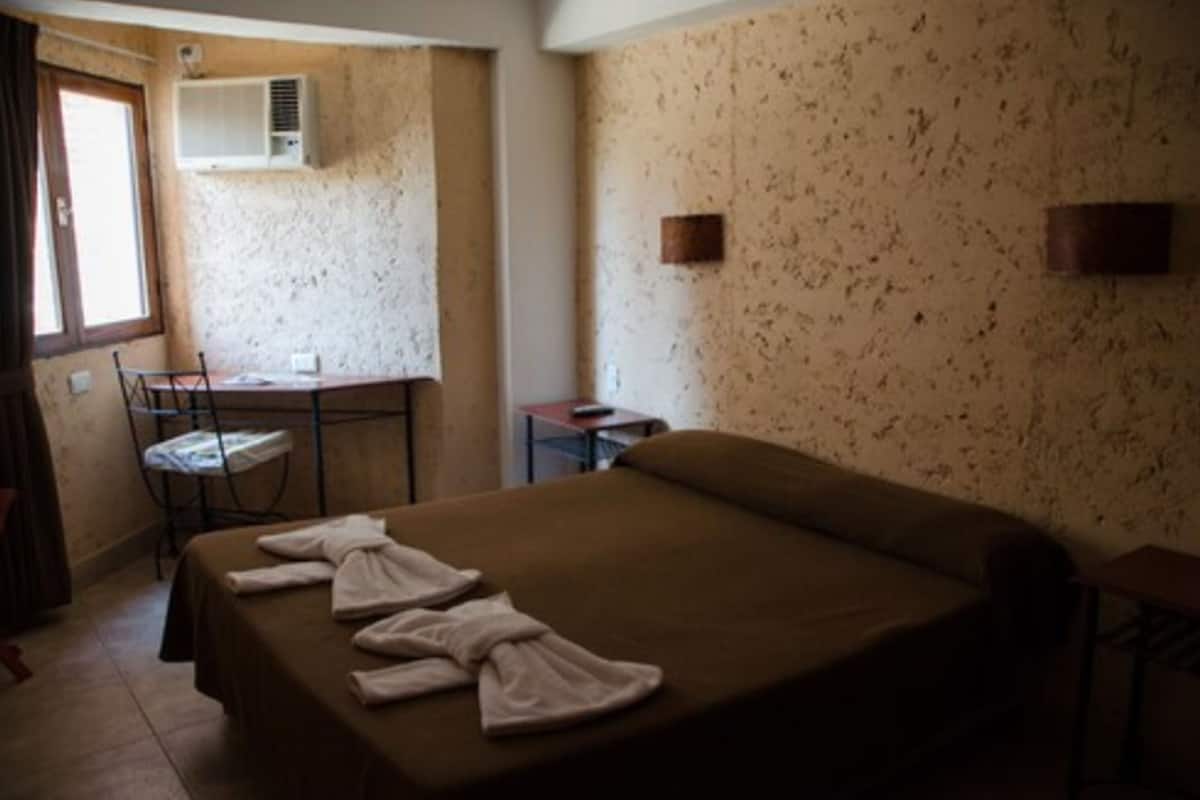 Standard Double Room | Desk, cribs (free), WiFi (free), bed sheets