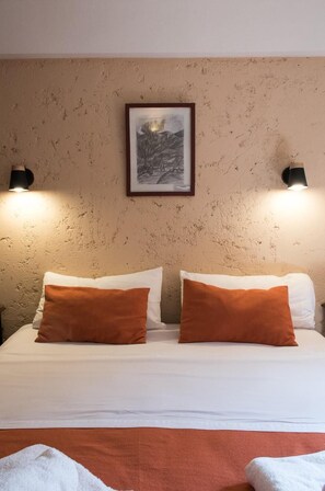 Desk, free cribs/infant beds, free WiFi, bed sheets - Hotel Samka (Salta)