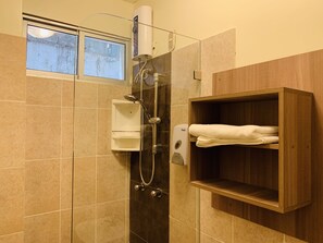 Bathroom shower - San Francisco Apart Hotel (Guayaquil)