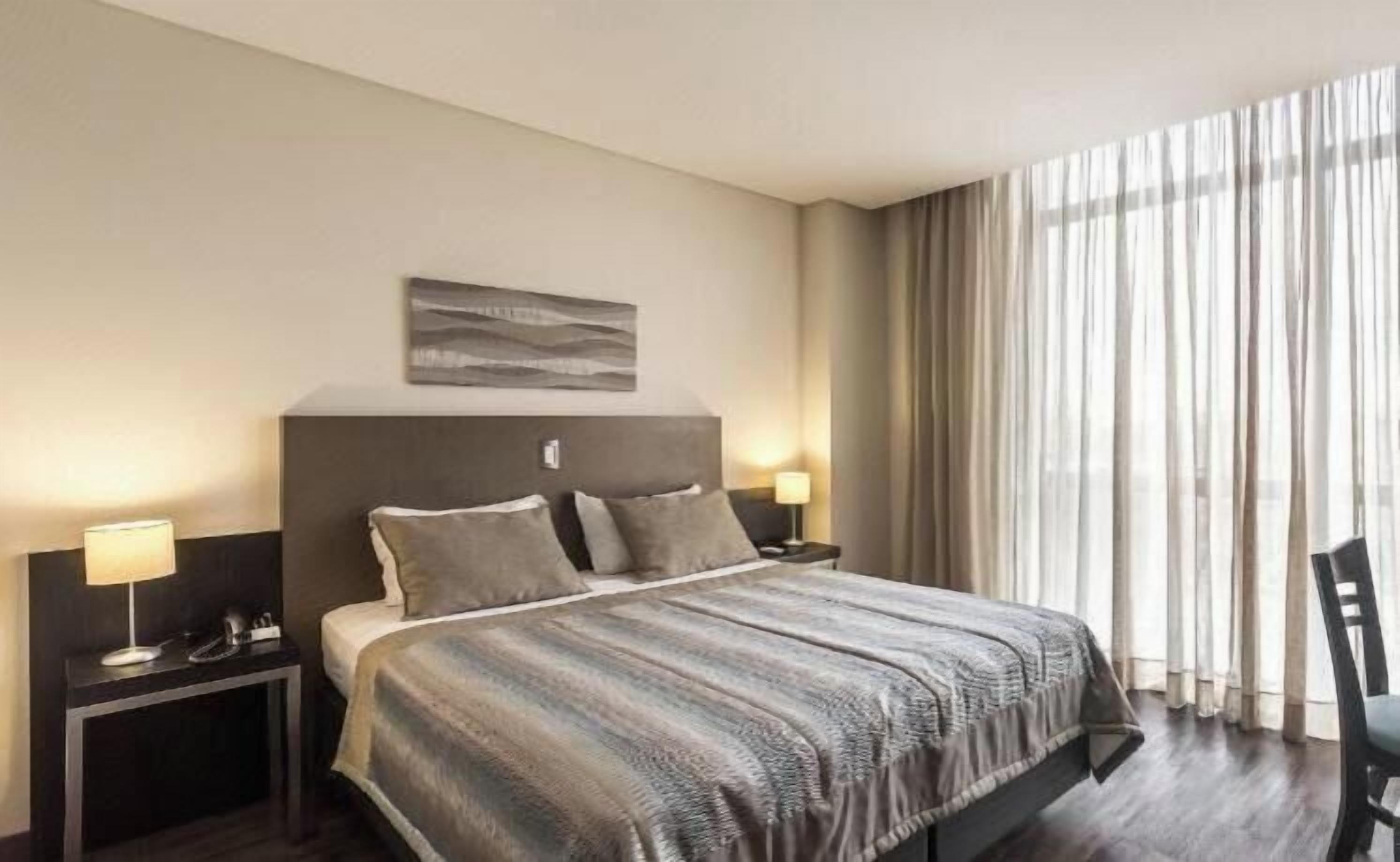 Minibar, in-room safe, soundproofing, free WiFi