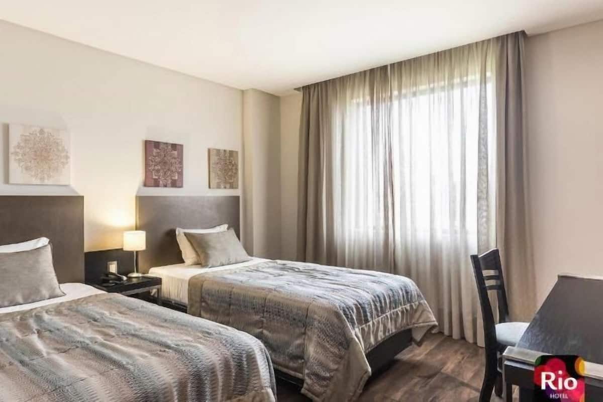 Minibar, in-room safe, soundproofing, free WiFi