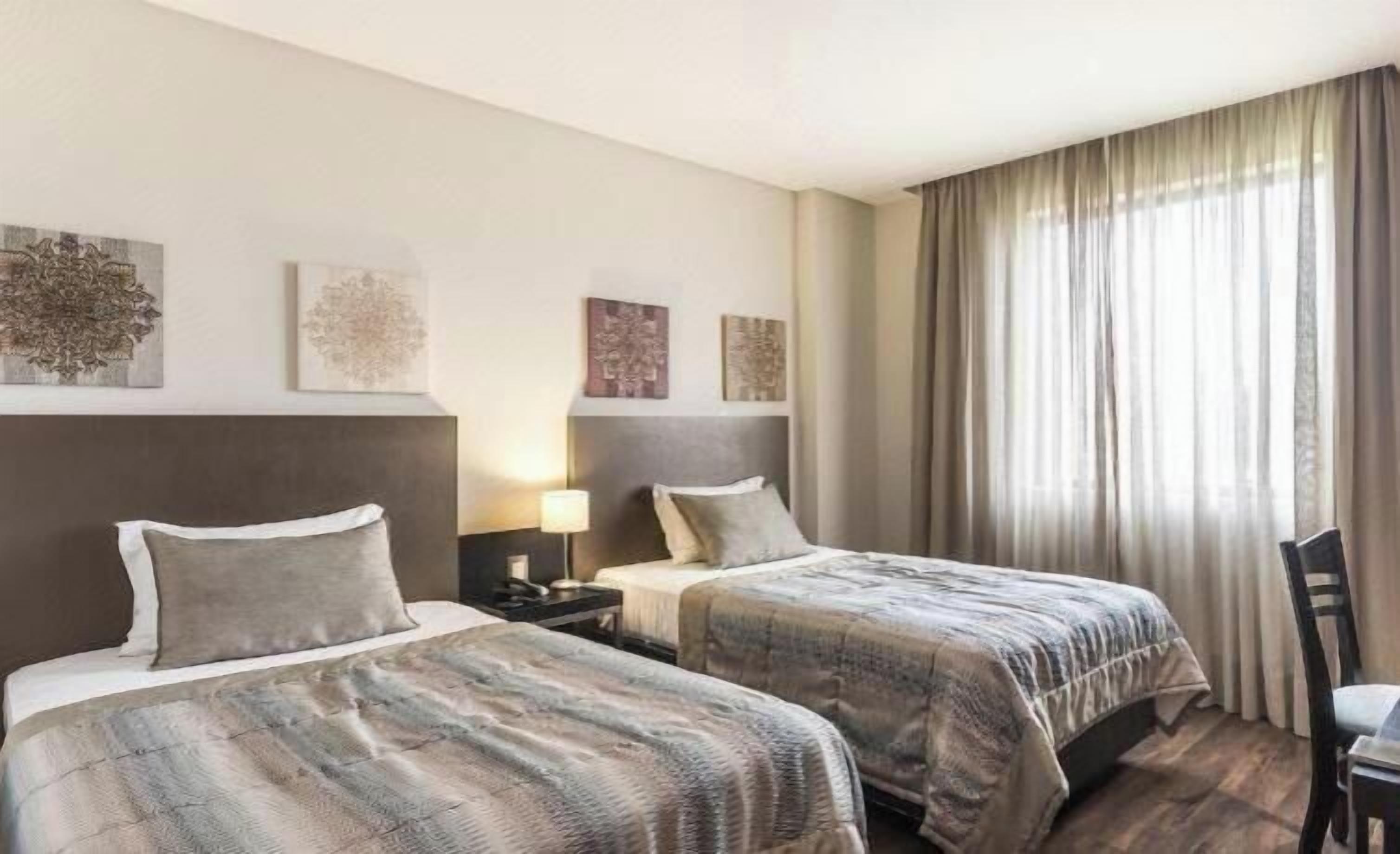 Minibar, in-room safe, soundproofing, free WiFi