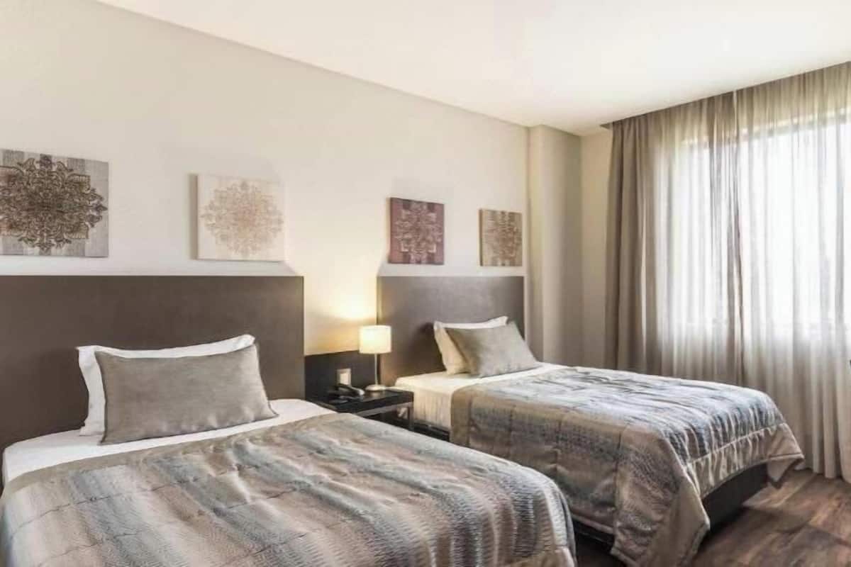 Minibar, coffres-forts dans les chambres, chambres insonorisées