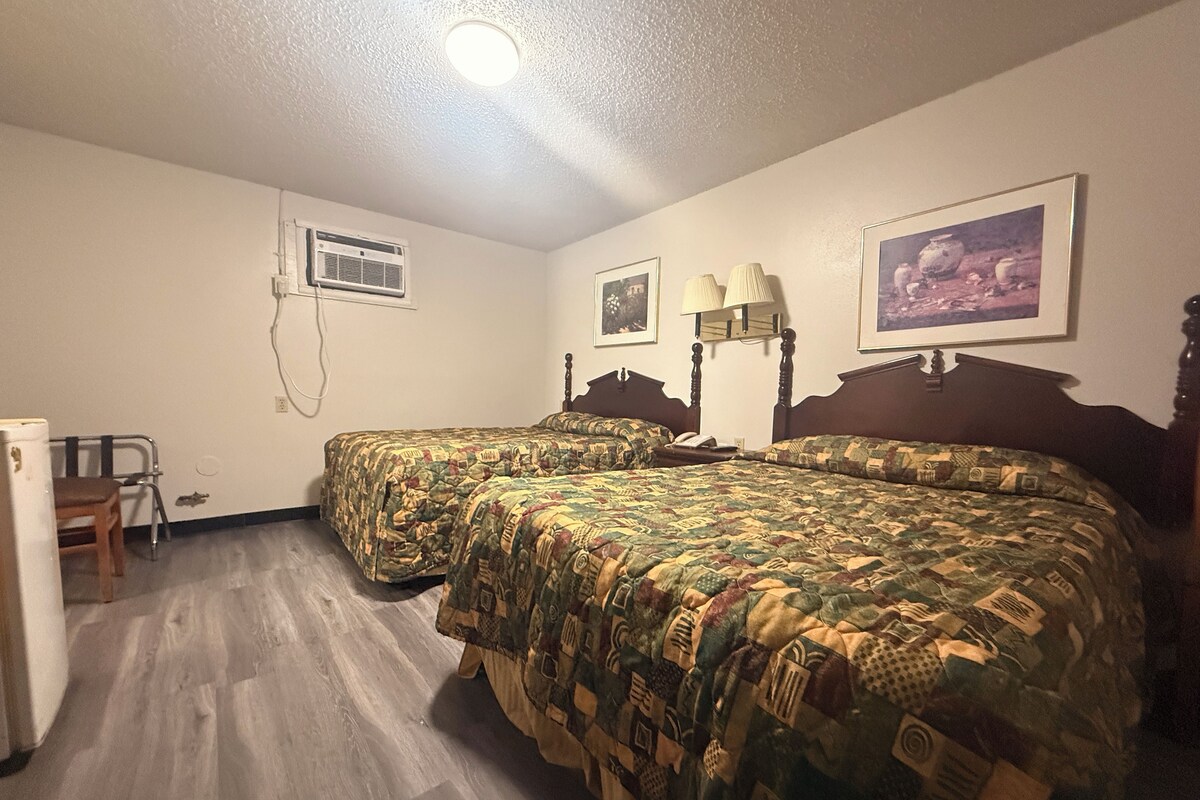 Room, 2 Queen Beds, Smoking