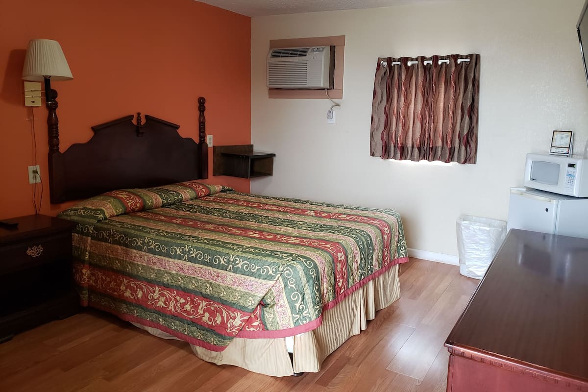 Basic Single Room | Free WiFi