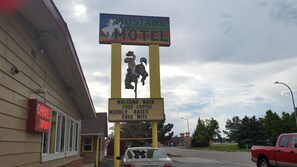 Front of property - Mustang Motel (Gillette)