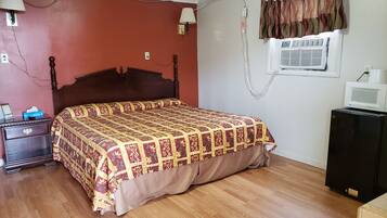 Habitación básica, 1 cama King size | Wifi gratis