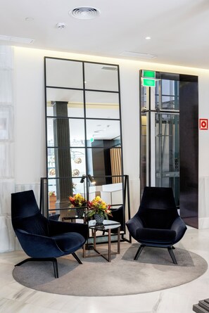 Sala de estar en el lobby