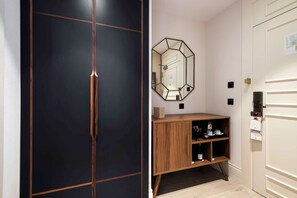 Room, 1 Double Bed | Egyptian cotton sheets, premium bedding, minibar, in-room safe