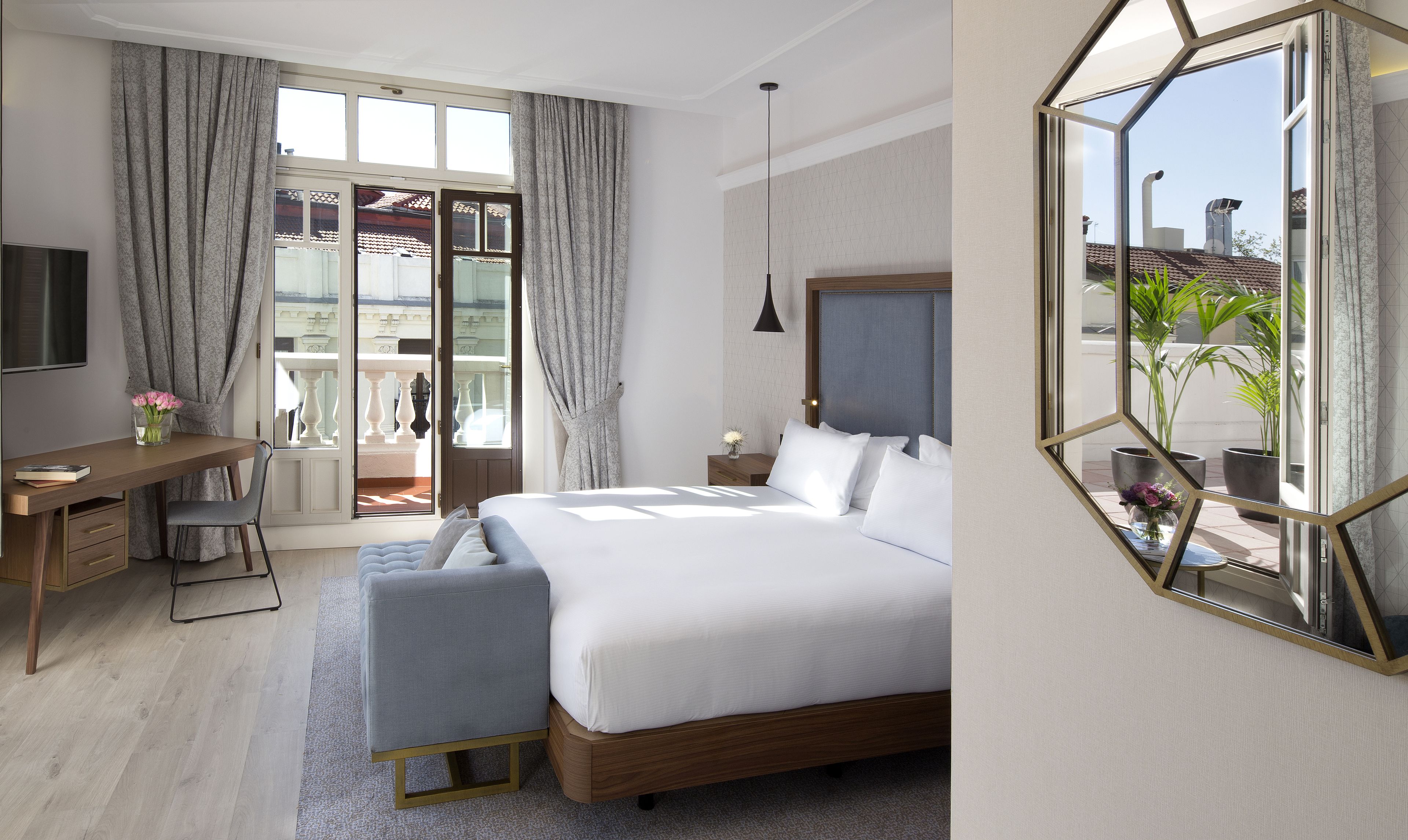 superior room, 1 king bed, terrace | egyptian cotton sheets, premium bedding, minibar, in-room safe