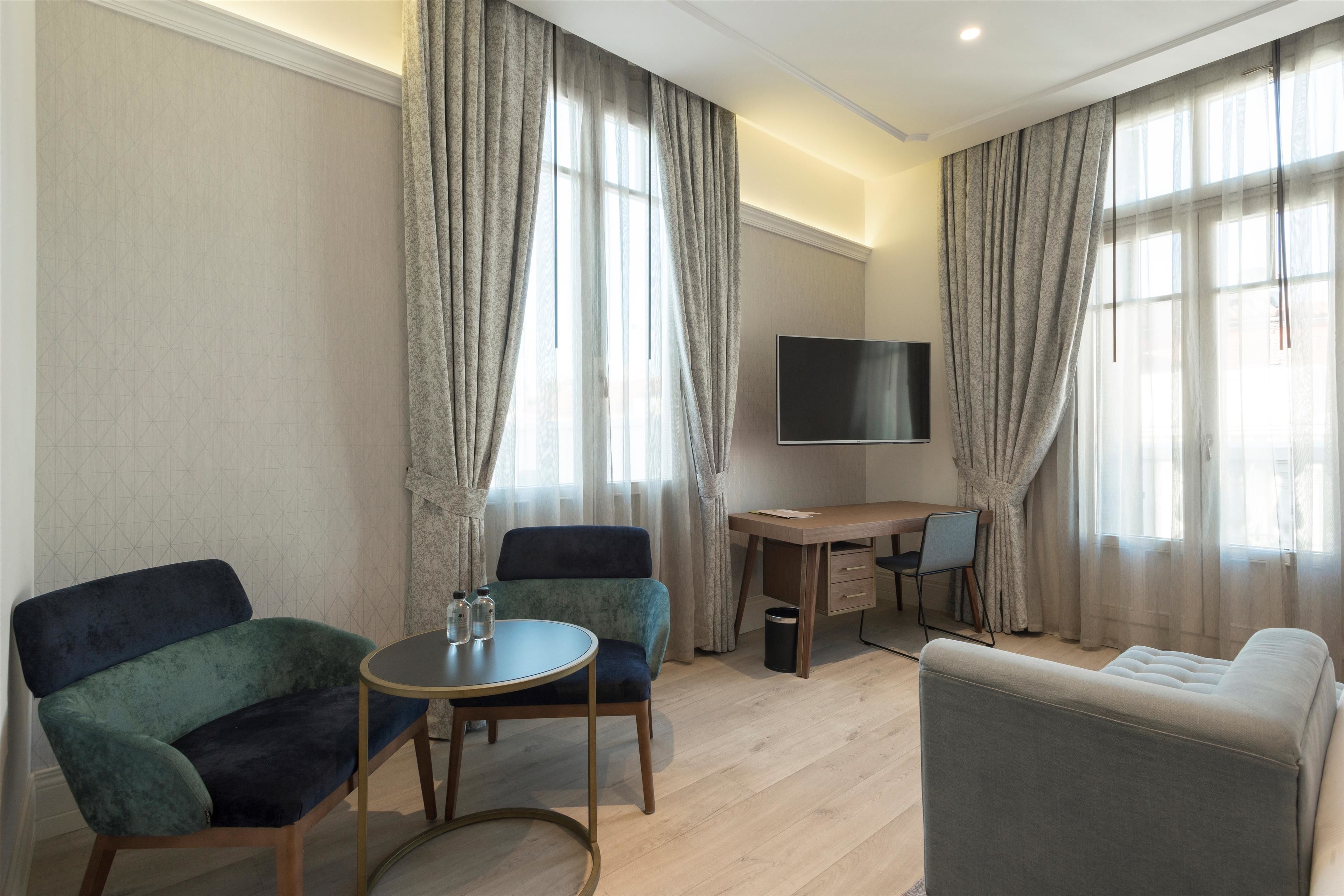 superior room, 1 king bed, terrace | egyptian cotton sheets, premium bedding, minibar, in-room safe