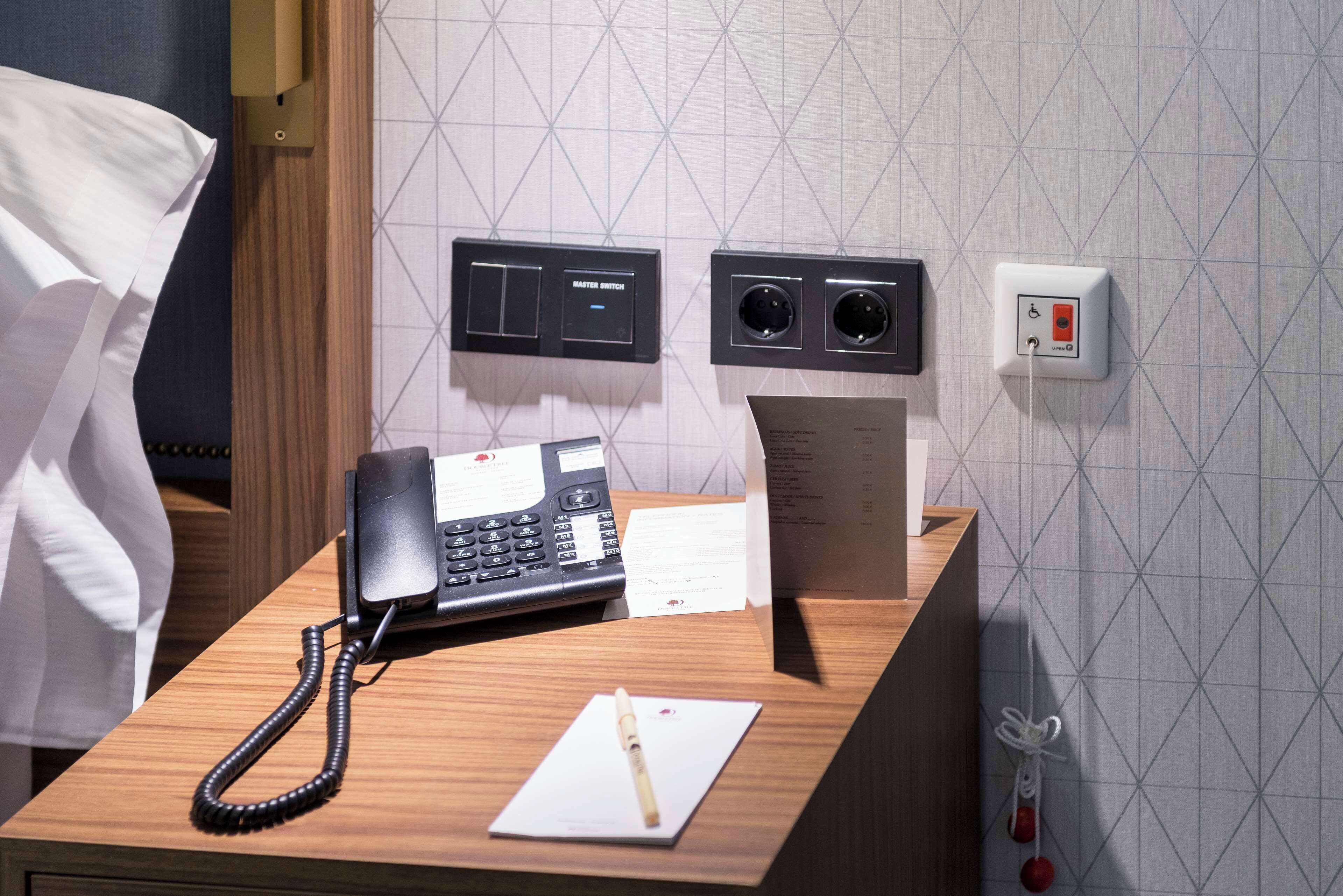 room, 1 king bed, accessible | egyptian cotton sheets, premium bedding, minibar, in-room safe