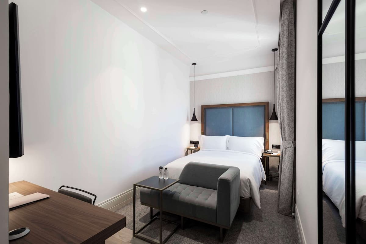 Room, 1 Double Bed | Egyptian cotton sheets, premium bedding, minibar, in-room safe