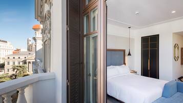 Superior kamer, 1 kingsize bed, terras | Lakens van Egyptisch katoen, luxe beddengoed, een minibar