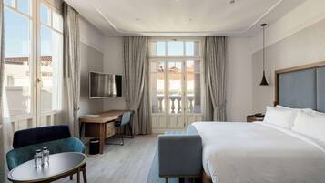 Superior kamer, 1 kingsize bed, terras | Lakens van Egyptisch katoen, luxe beddengoed, een minibar