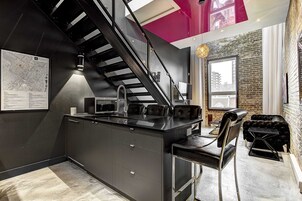 Apartment, 2 Bedrooms (1303) | Private kitchen | Full-size fridge, microwave, oven, stovetop