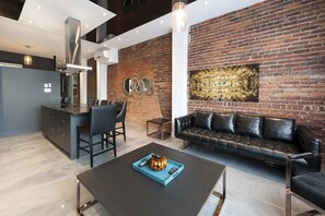 Loft, 1 Bedroom (1302) | Living room | Flat-screen TV - Hotel Milton-Parc (Montreal)