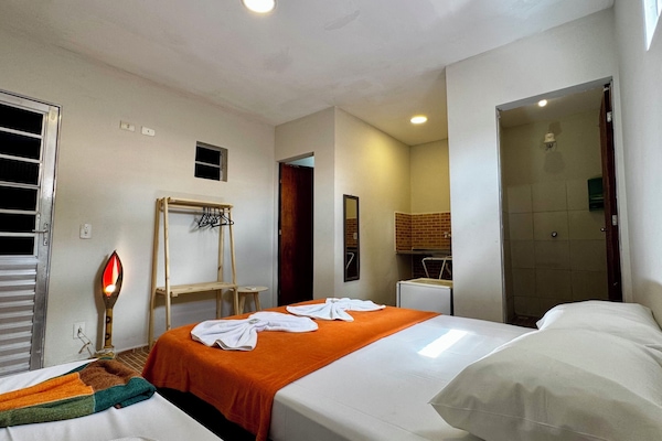 Decoración personalizada, muebles diferentes y cortinas blackout