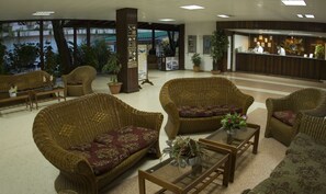 Lobby-Lounge