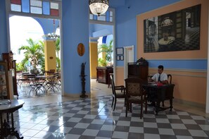 Comptoir d’enregistrement et de départ