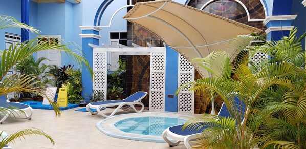 Baignoire à remous extérieure