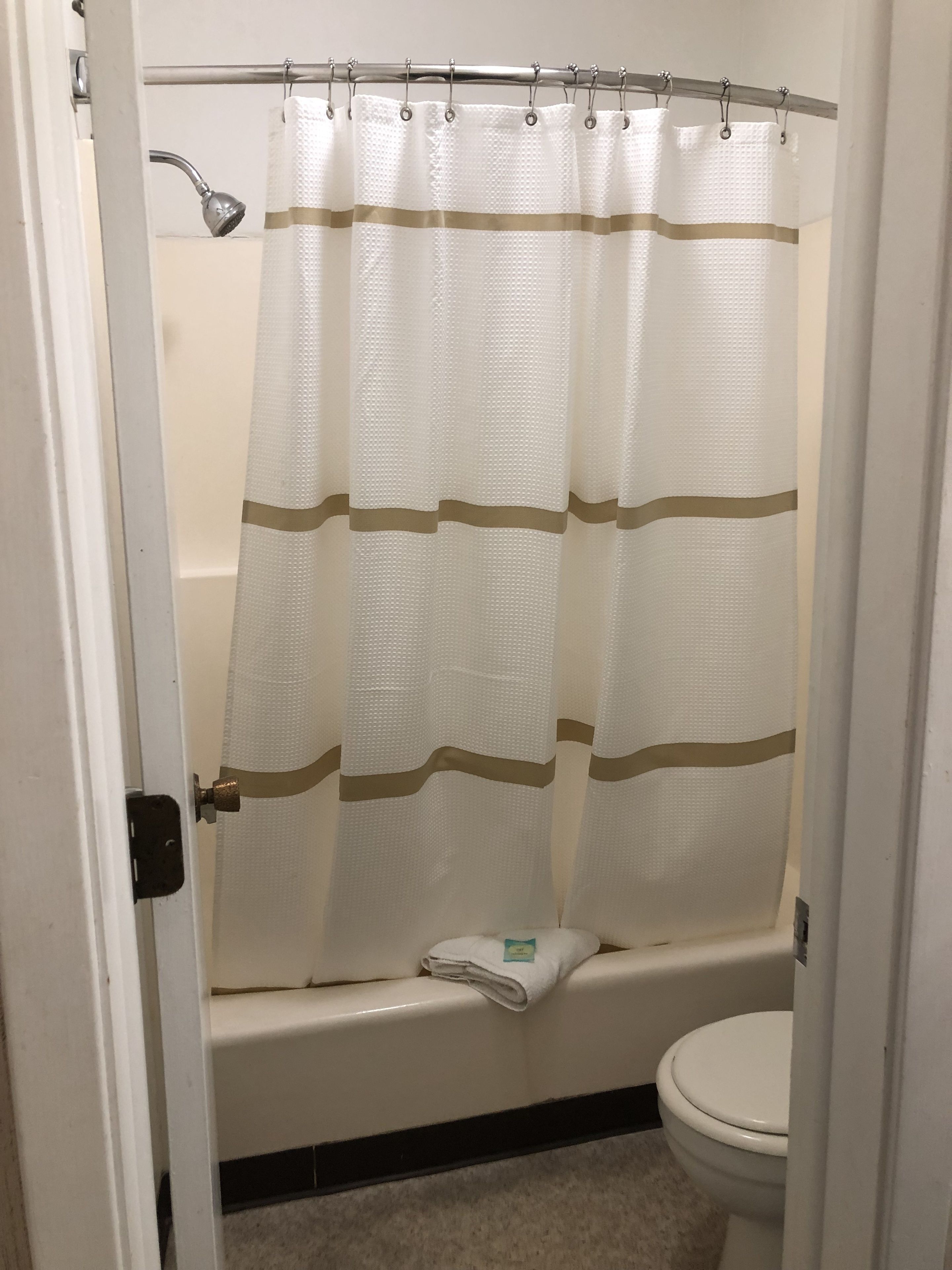 deluxe room, 2 double beds | desk, iron/ironing board, free wifi, bed sheets