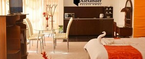Blackout drapes, free WiFi - Hotel Alexander (El Alto)