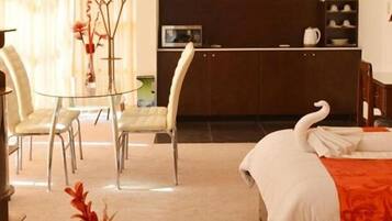 Blackout drapes, free WiFi