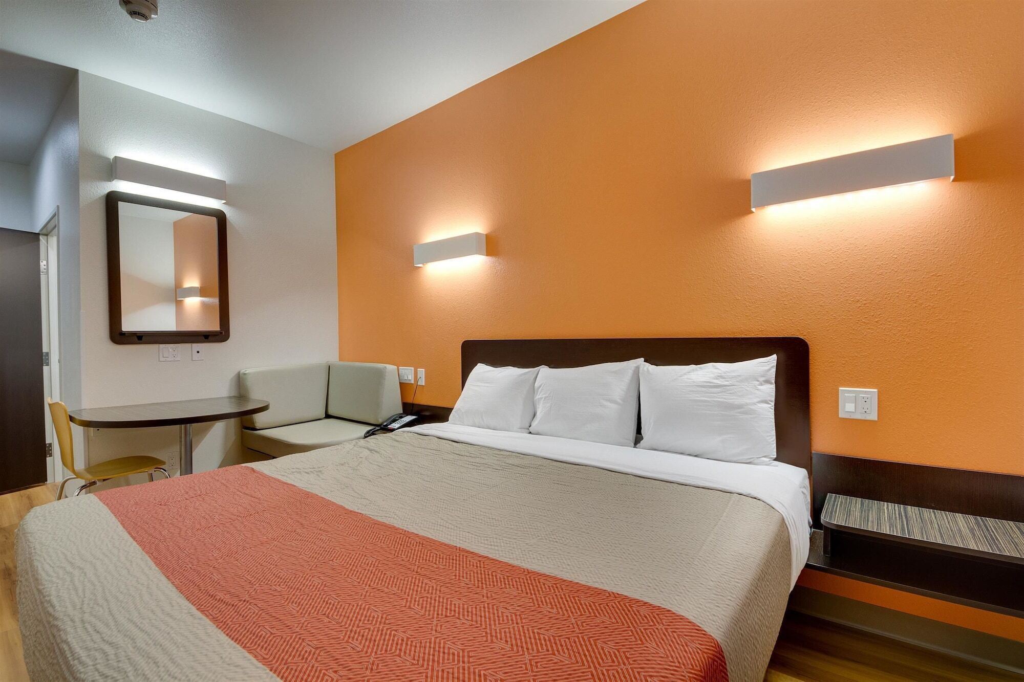 Free WiFi, bed sheets