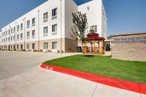 Vista frontal de la propiedad