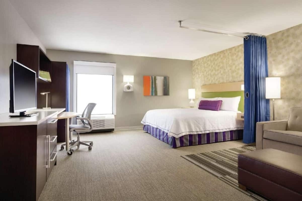 In-room safe, free cribs/infant beds, free WiFi, bed sheets