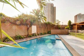 Seasonal outdoor pool - Santiago Bellavista (Santiago)