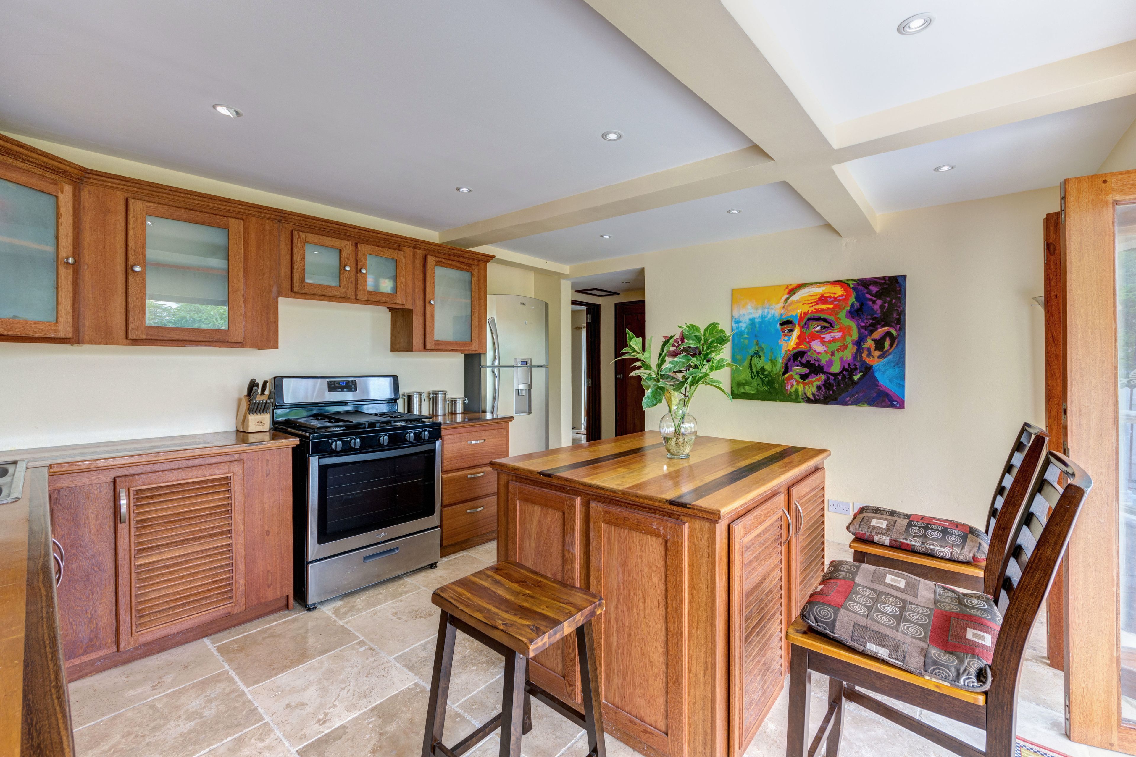 Vila Mewah, pemandangan samudra | Dapur pribadi | Lemari es, microwave (berdasarkan permintaan), oven, dan kompor