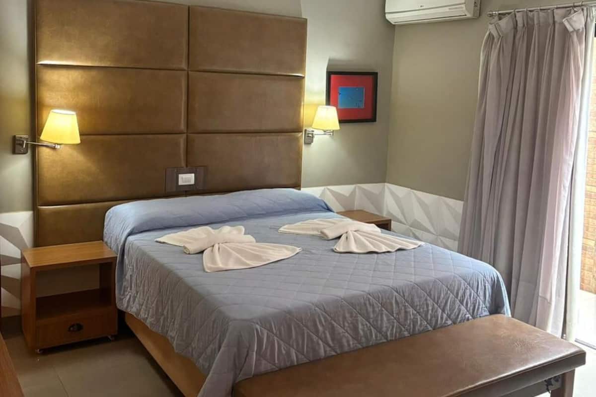 Chambre Double Deluxe | Minibar, coffres-forts dans les chambres, bureau, Wi-Fi gratuit