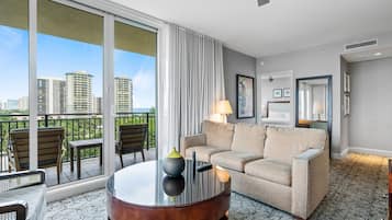 2 Bedroom Suite, Bedroom 1: 1 King, Bedroom 2: 1 King, Bathrooms: 2, Intracoastal view, Balcony | Living area
