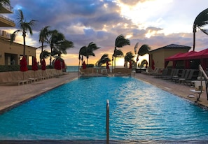2 outdoor pools, free cabanas, pool umbrellas