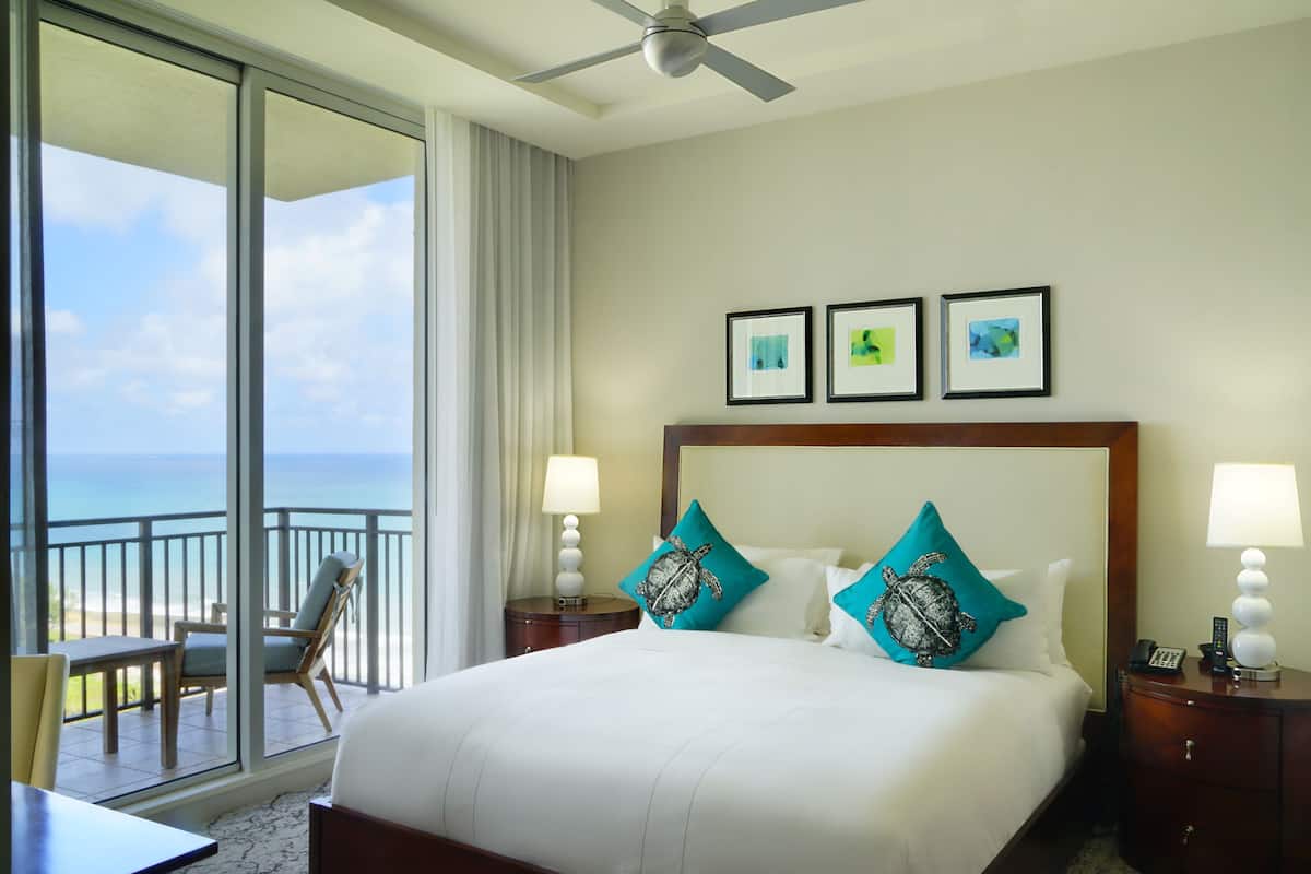 1 Bedroom Luxury Suite, 1 King, Sofa bed, Ocean view, Balcony | 2 camere, biancheria da letto di alta qualità, materassi a doppio strato