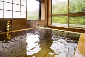 Premium bedding, in-room safe, desk, bed sheets - Yukimurasaki (Takayama)