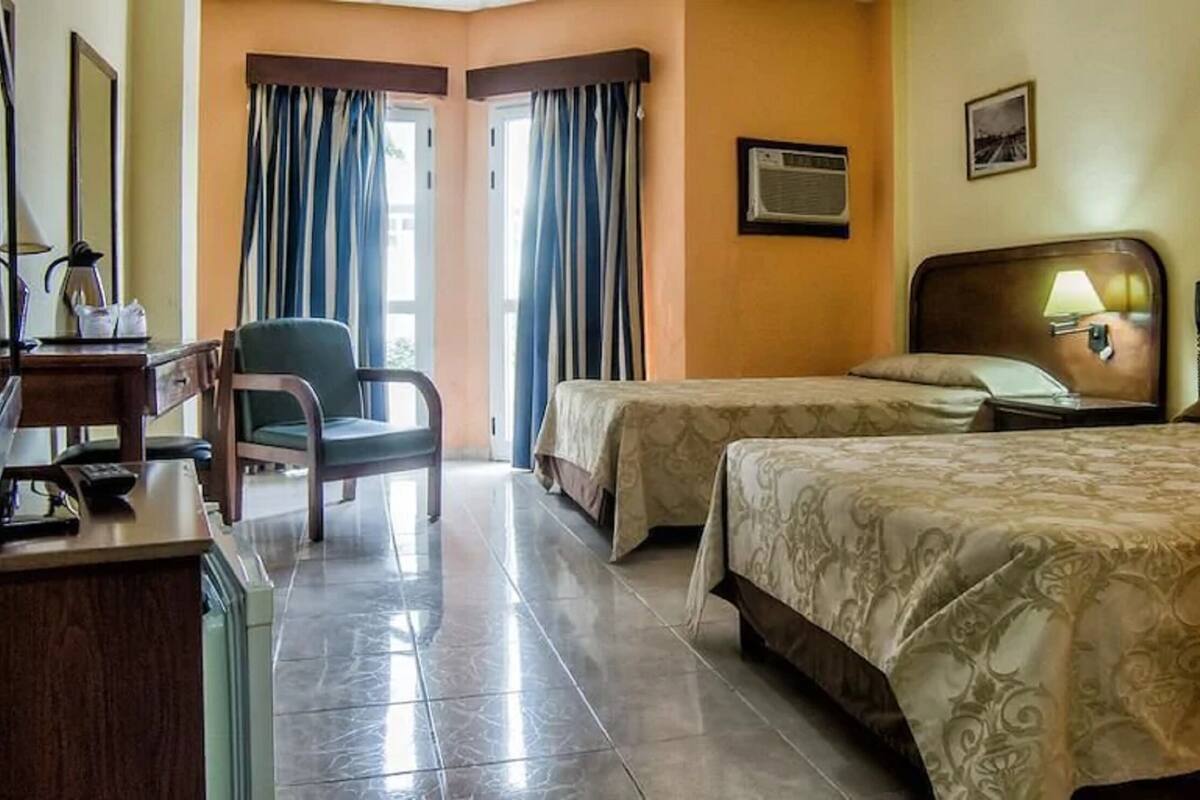 Habitació estàndard | Minibar, decoració individual, mobiliari individual i escriptori