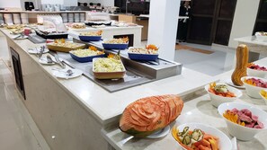 Esmorzar diari d'estil bufet gratuït 