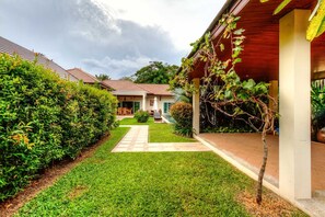 Property grounds - Pommard Villa (Rawai)