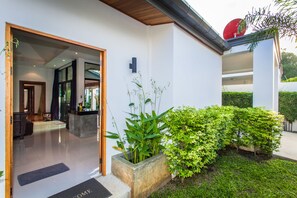 Unclassified image, 5 of 35, button - Emotion 1 Villa (Rawai)