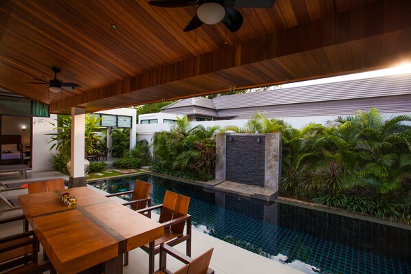 Unclassified image, 1 of 35, button - Emotion 1 Villa (Rawai)