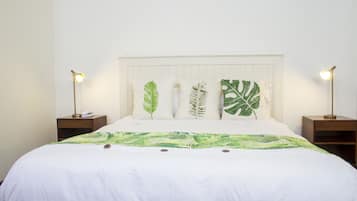 1 bedroom, in-room safe, desk, free cribs/infant beds