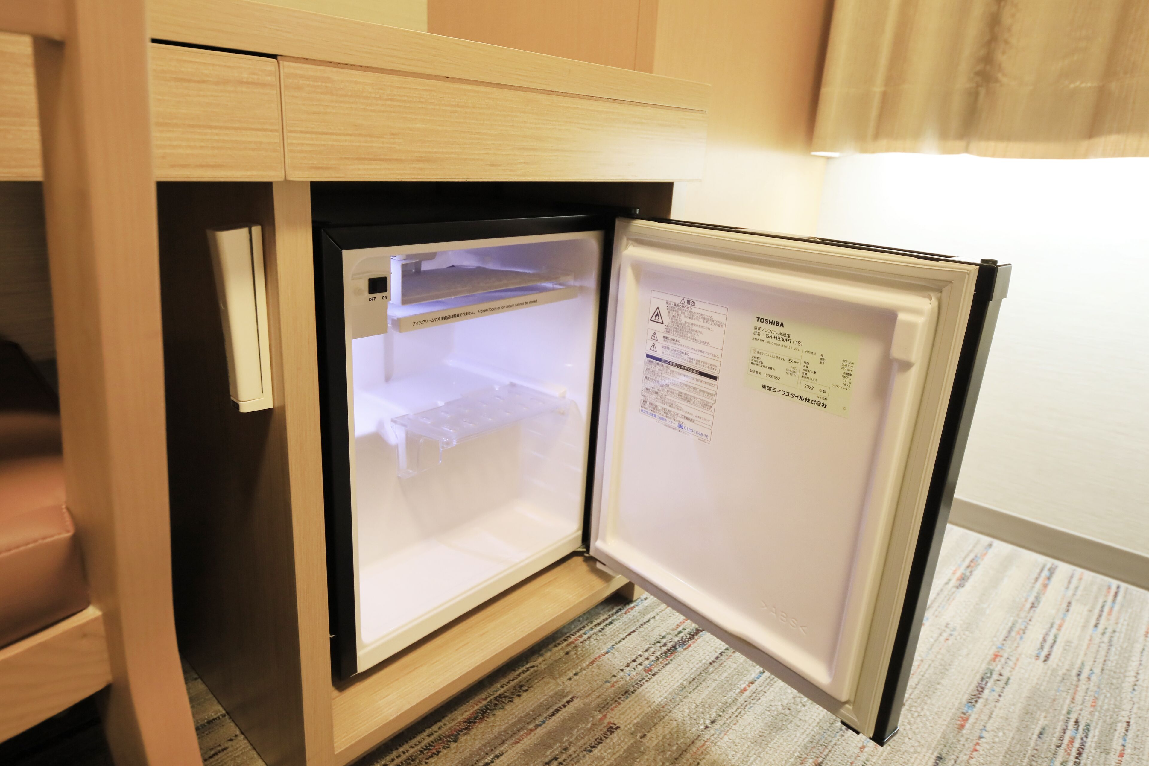 1 bedroom, down duvets, desk, blackout curtains