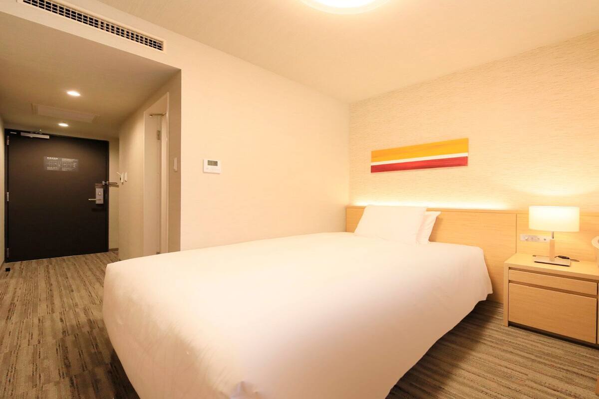 ผ้านวมขนเป็ด, โต๊ะทำงาน, ผ้าม่านกันแสง, ห้องเก็บเสียง