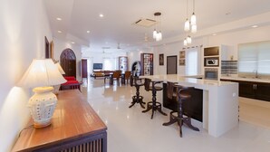 Superior Villa | Living area | Flat-screen TV, DVD player - Shanti Villa (New Delhi)